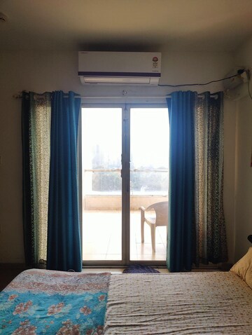 Room in 2 BHK Apartment at Rohan Tarang, Wakad – for Rent