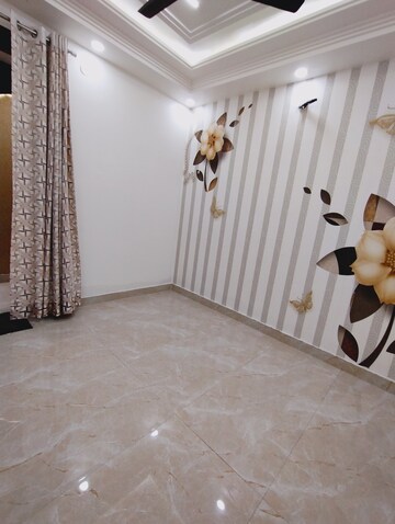 Furnished Amenities in 2 BHK Builder Floor at Uttam Nagar West – for Sale