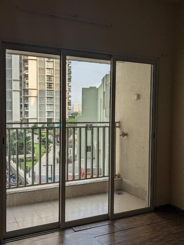 Room in 3 BHK Apartment at Jayabheri The Summit, Narsingi – for Rent