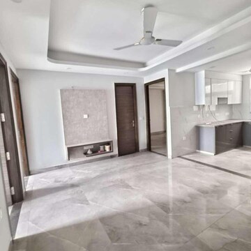 Room in 2 BHK Builder Floor at Sector 12a – for Rent