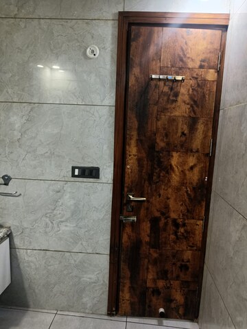 Furnished Amenities in Studio Independent House at RWA Apartments Sector 52, Sector 52 – for Rent