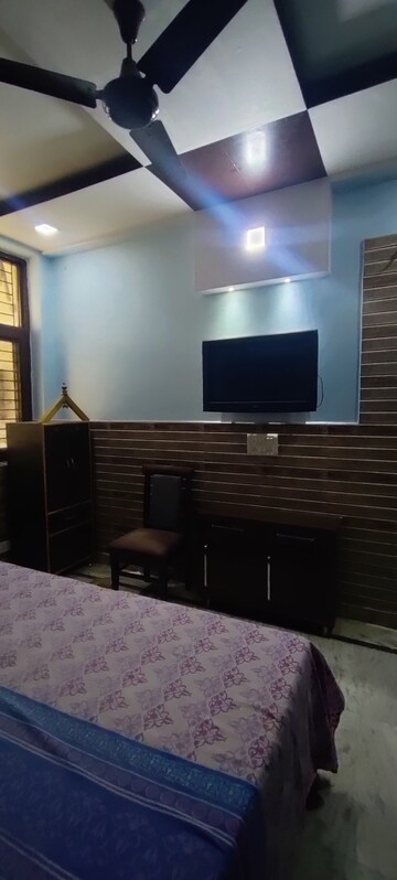 Bedroom in 2 BHK Builder Floor at Ashoka Enclave Faridabad, Sector 34 – for Rent
