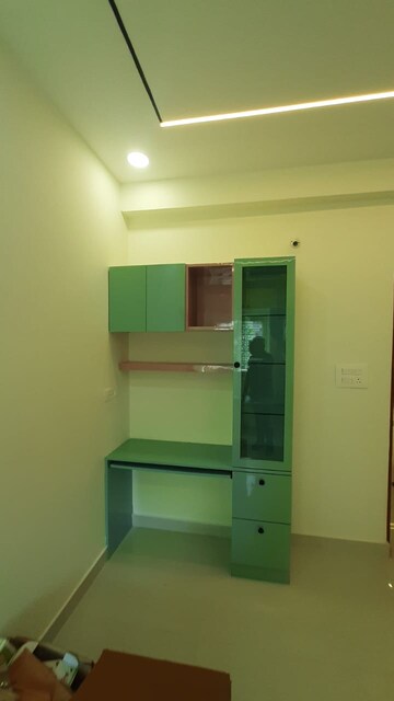 Room in 3 BHK Apartment at Fortune Green Homes Sapphire, Tellapur – for Rent