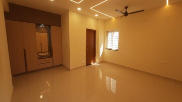 Room in 3 BHK Apartment at Fortune Green Homes Sapphire, Tellapur – for Rent