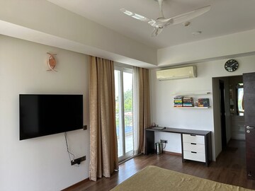 Room in 3 BHK Apartment at Mahindra Luminare, Sector 59 – for Sale