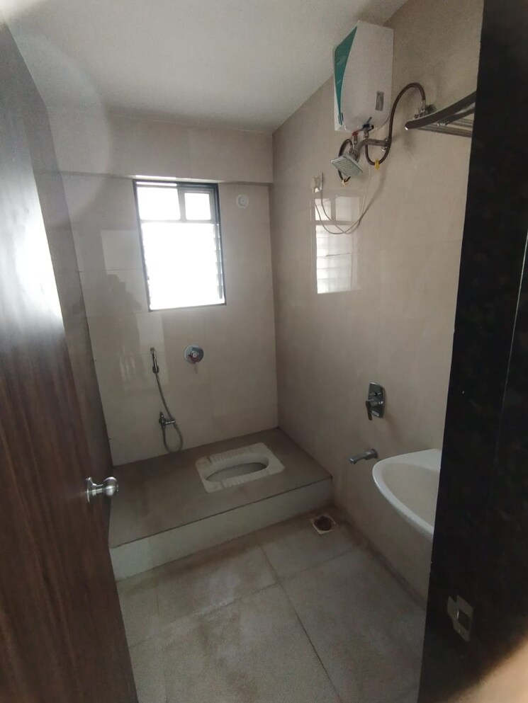 Bathroom, shapoorji-pallonji-vanaha-springs 3 Bedroom 940 Sq.Ft. Apartment In Bavdhan Pune 8019533