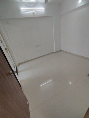 Room in 3 BHK Apartment at Shapoorji Pallonji Vanaha Springs, Bavdhan – for Rent