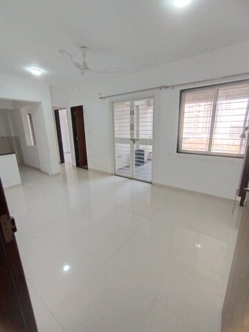 Room in 3 BHK Apartment at Shapoorji Pallonji Vanaha Springs, Bavdhan – for Rent