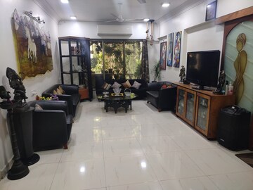 Living Room in 3 BHK Apartment at Skylark Apartment Lokhandwala Complex, Lokhandwala Complex – for Sale