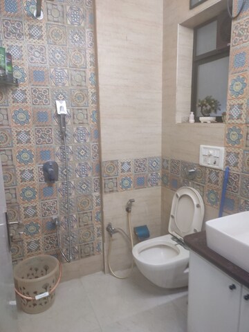 Bathroom in 3 BHK Apartment at Skylark Apartment Lokhandwala Complex, Lokhandwala Complex – for Sale