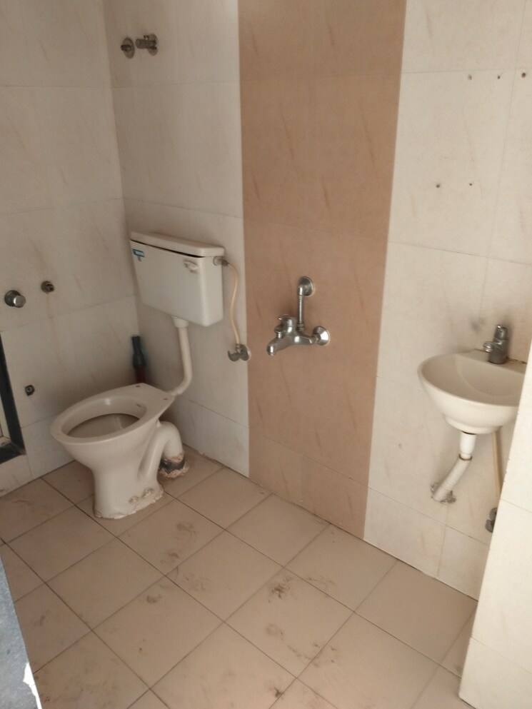 Bathroom, maitri-ocean 2 Bedroom 1200 Sq.Ft. Apartment In Kharghar Navi Mumbai 8019630