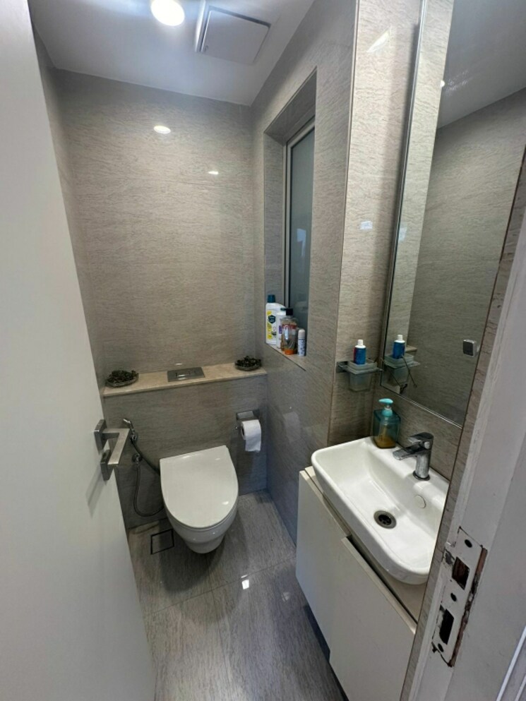 Bathroom, hiranandani-regent-hill 1 Bedroom 620 Sq.Ft. Apartment In Powai Mumbai 8019663