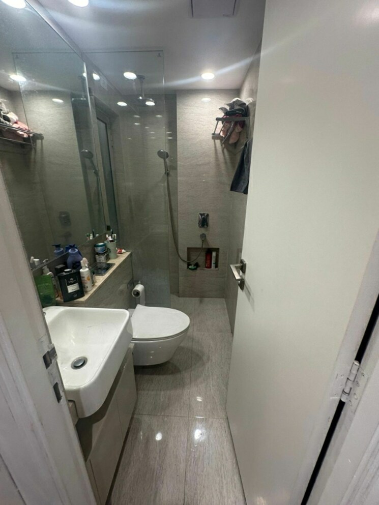 Bathroom, hiranandani-regent-hill 1 Bedroom 620 Sq.Ft. Apartment In Powai Mumbai 8019663