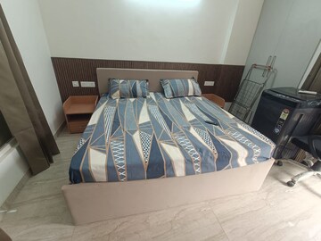 Bedroom in 1 BHK Apartment at Sector 54 – for Rent