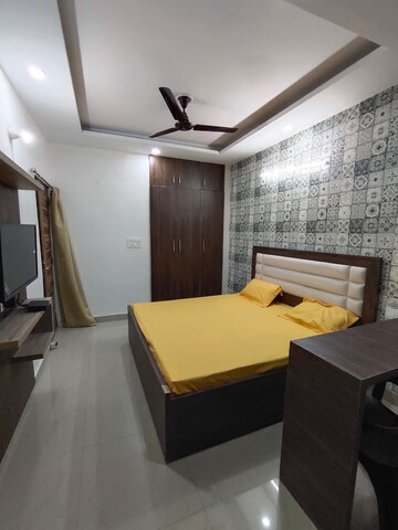 Bedroom in 1 RK Builder Floor at Ansal Sushant Lok I, Sector 43 – for Rent
