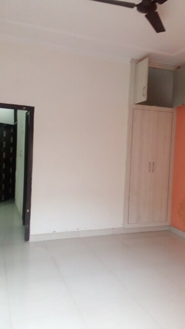 Room in 2 BHK Builder Floor at Sector 47 – for Rent