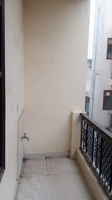Balcony in 2 BHK Builder Floor at Sector 47 – for Rent