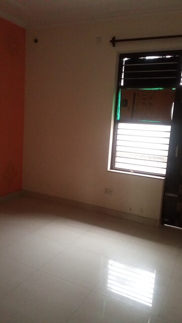 Room in 2 BHK Builder Floor at Sector 47 – for Rent