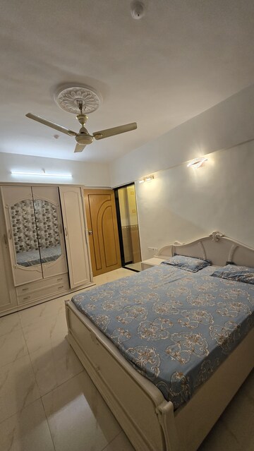 Master Bedroom in 2 BHK Apartment at Lajpat Nagar – for Rent
