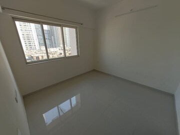 Room in 1 BHK Apartment at Omkar Signet, Malad East – for Rent