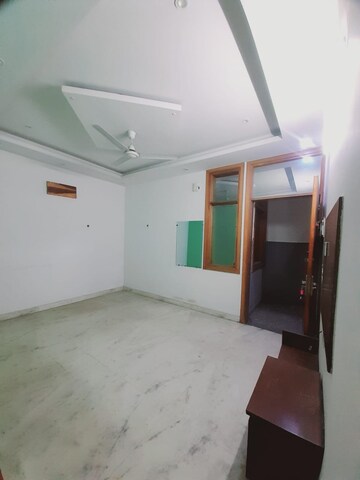 Room in 1 BHK Builder Floor at Shakti Khand – for Rent