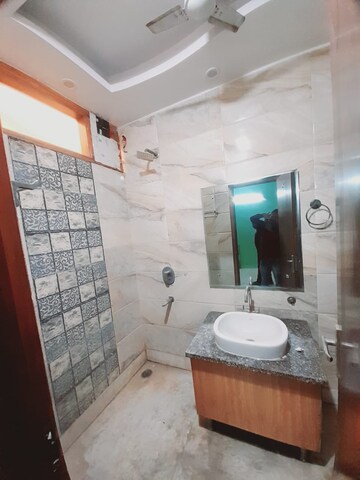 Master Bedroom in 1 BHK Builder Floor at Shakti Khand – for Rent