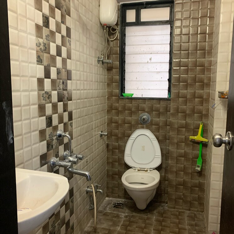 Bathroom, shubh-ashirwad-chs 2 Bedroom 680 Sq.Ft. Apartment In Borivali West Mumbai 8019778
