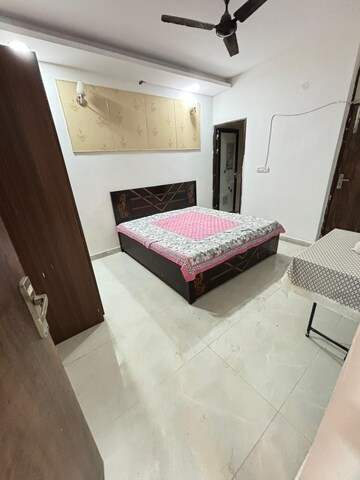 Bedroom in 3 BHK Apartment at Sector 28 – for Rent