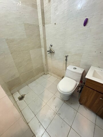 Bathroom in 3 BHK Apartment at Sector 28 – for Rent