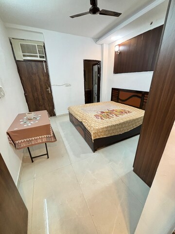Bedroom in 3 BHK Apartment at Sector 28 – for Rent