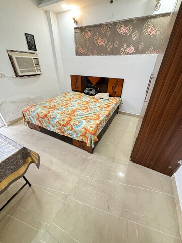 Bedroom in 3 BHK Apartment at Sector 28 – for Rent