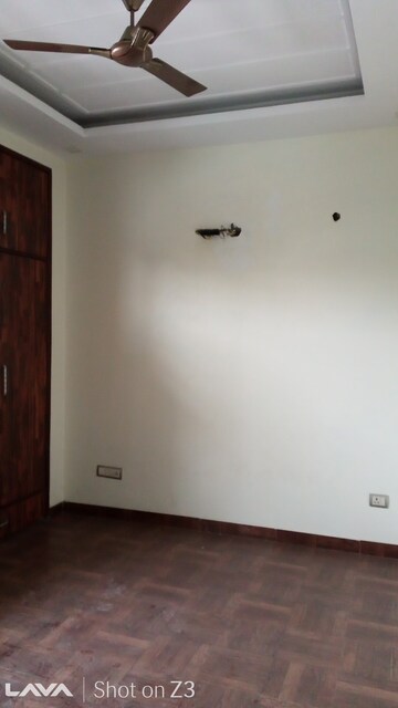 Room in 3 BHK Builder Floor at Sector 47 – for Rent