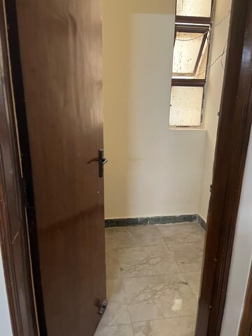  2 BHK Apartment at Lajpat Nagar – for Rent