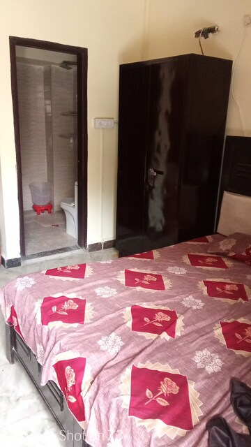 Bedroom in 1 RK Builder Floor at Sector 38 – for Rent