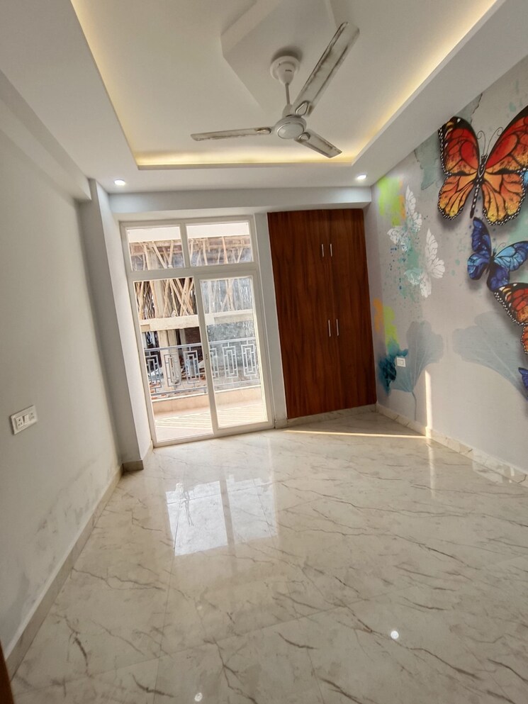 Room, sector 73 2 Bedroom 1050 Sq.Ft. Builder Floor In Sector 73 Noida 8019979