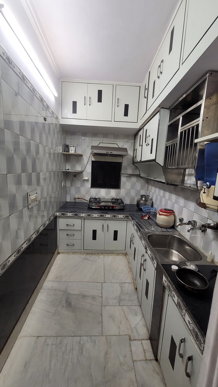 Kitchen, dilshad garden 3 Bedroom 900 Sq.Ft. Apartment In Dilshad Garden Delhi 8020075
