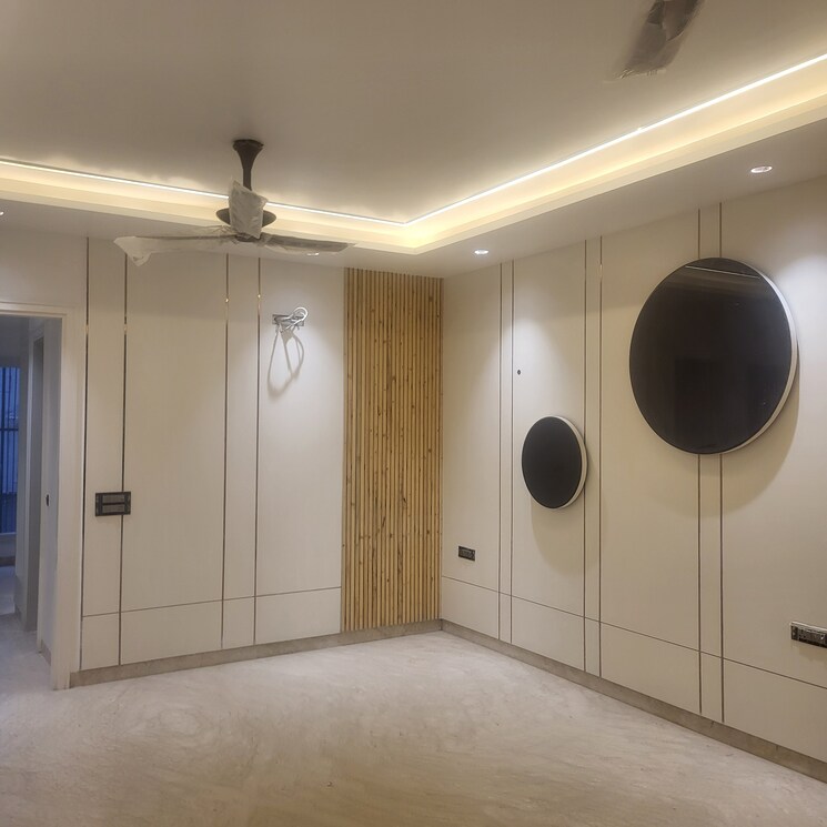 Bathroom, anand vihar 3 Bedroom 180 Sq.Yd. Builder Floor In Anand Vihar Delhi 8020154