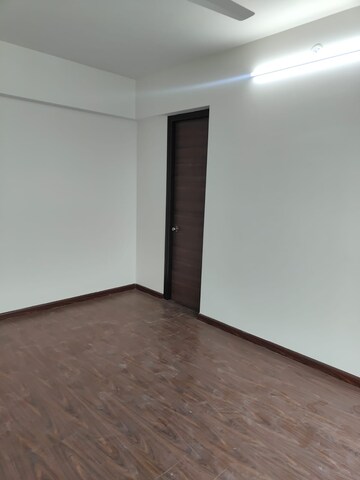 Room in 2 BHK Apartment at Rajesh Raj Infinia, Malad West – for Rent