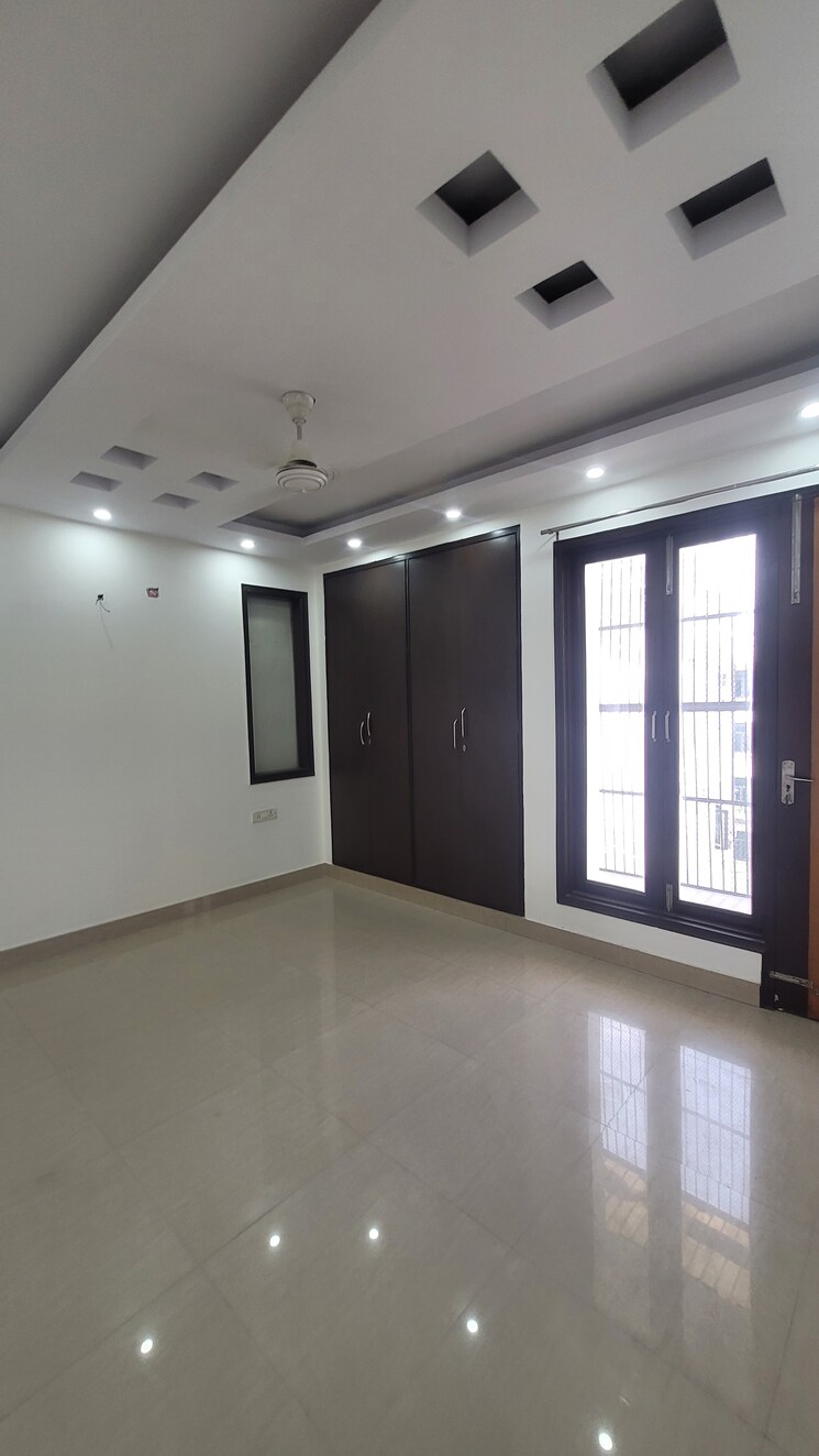 Bedroom, vivek vihar phase 1 4 Bedroom 2700 Sq.Ft. Builder Floor In Vivek Vihar Phase 1 Delhi 8020176