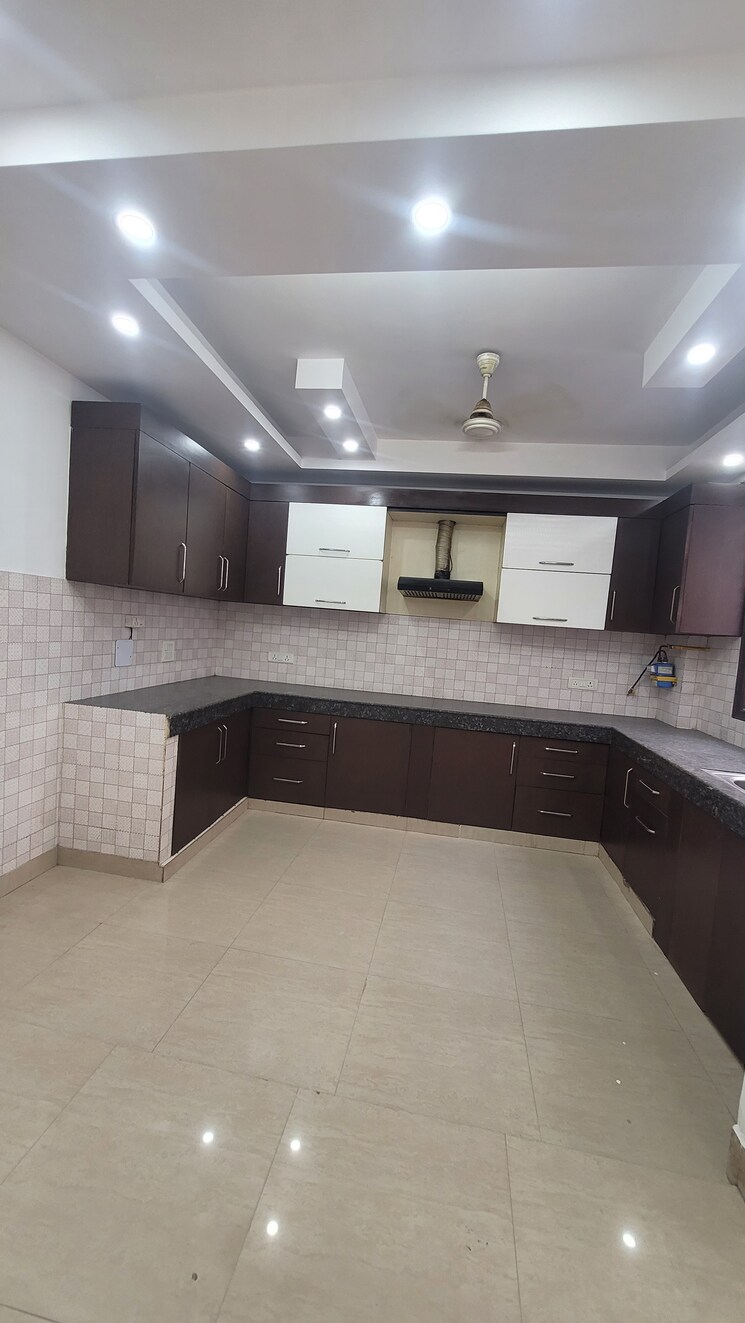 Kitchen, vivek vihar phase 1 4 Bedroom 2700 Sq.Ft. Builder Floor In Vivek Vihar Phase 1 Delhi 8020176