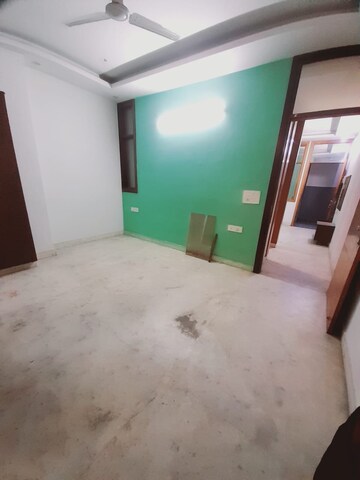 Room in 1 BHK Builder Floor at Anand Vihar – for Rent