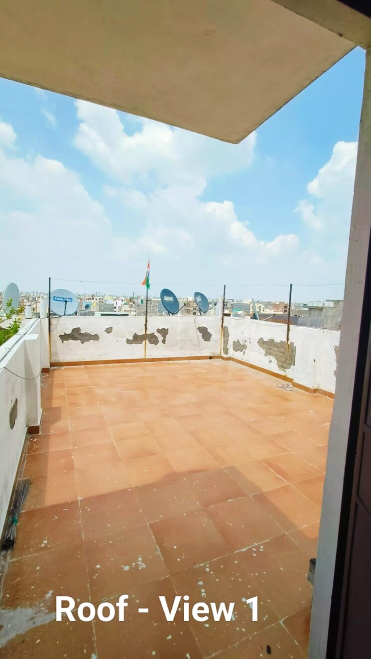 Balcony, uttam nagar 2 Bedroom 50 Sq.Yd. Builder Floor In Uttam Nagar Delhi 8020211