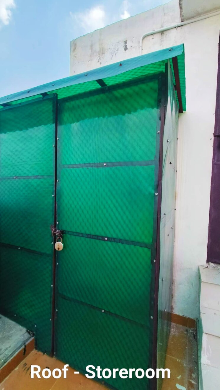 Bathroom, uttam nagar 2 Bedroom 50 Sq.Yd. Builder Floor In Uttam Nagar Delhi 8020211