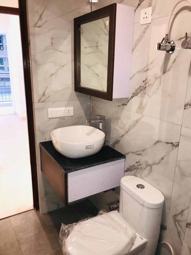 Bathroom, amrapali-centurian-park 2.5 Bedroom 1185 Sq.Ft. Apartment In Tech Zone 4 Greater Noida Greater Noida 8020213