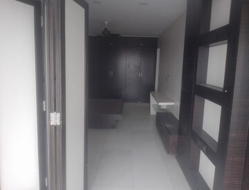 Room in 2 BHK Apartment at A1 Apartment, Malabar Hill – for Sale