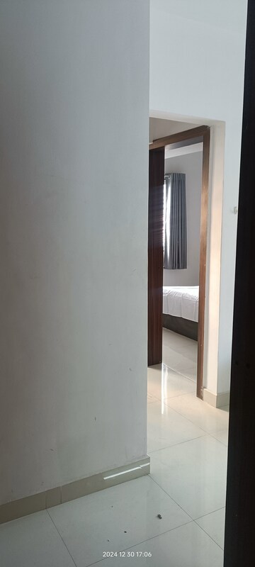 Room in 1 BHK Apartment at Chandan Nagar – for Rent
