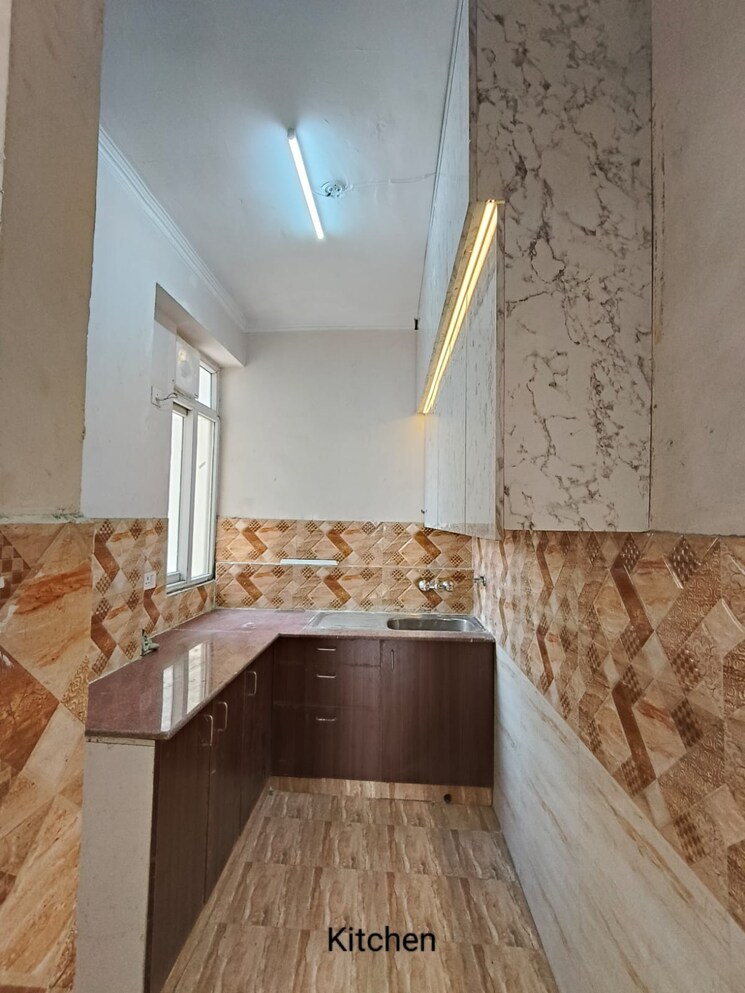 Kitchen, shastri nagar 3 Bedroom 1525 Sq.Ft. Apartment In Shastri Nagar Ghaziabad 8020374