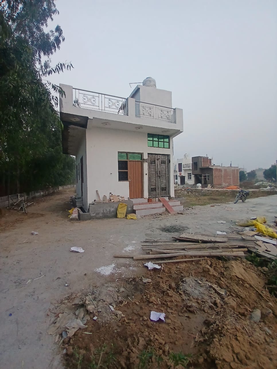 Plot For Sale in Vasant Enclave