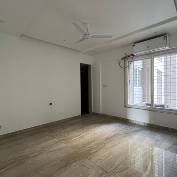Room in 4 BHK Apartment at Balewadi – for Rent