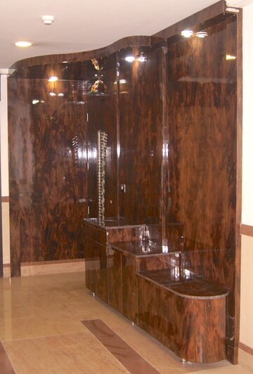 Furnished Amenities in 2.5 BHK Apartment at Hiranandani Meadows, Manpada – for Rent